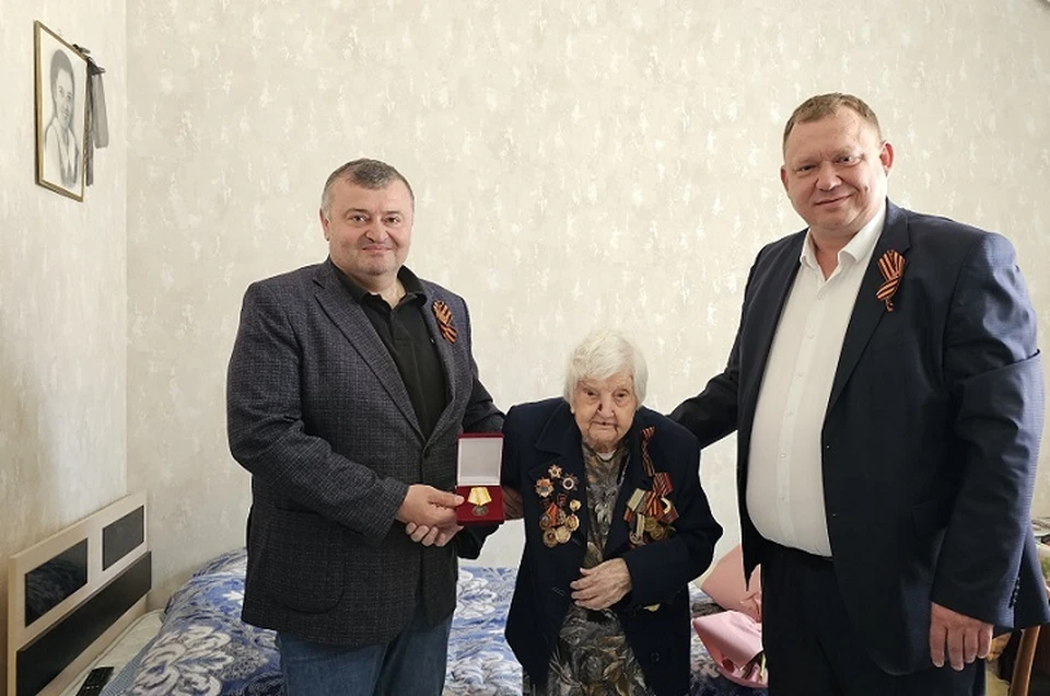В Предгорье поздравили единственную проживающую в округе участницу Великой Отечественной войныЛюбовь Васильевну Кожанову. Фото: администрация Предгорного округа