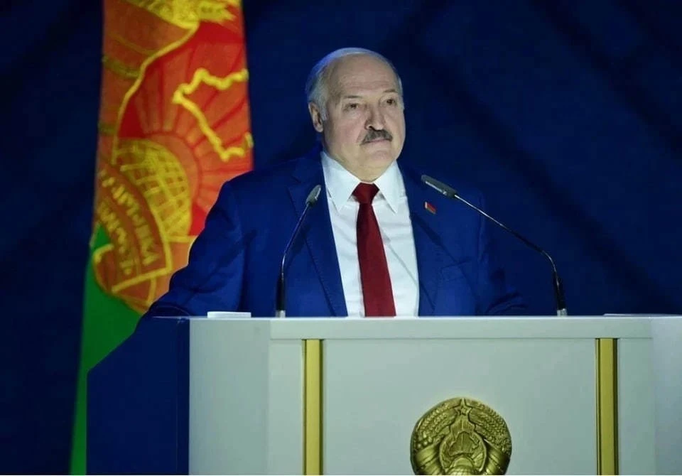 Лукашенко поздравил народ Украины с 80-летием Победы