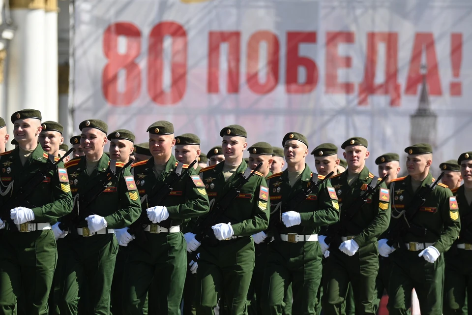 Александр Беглов обратился к участникам парада Победы и ветеранам.