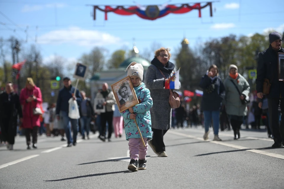 Бессмертный полк стартовал в Петербурге.