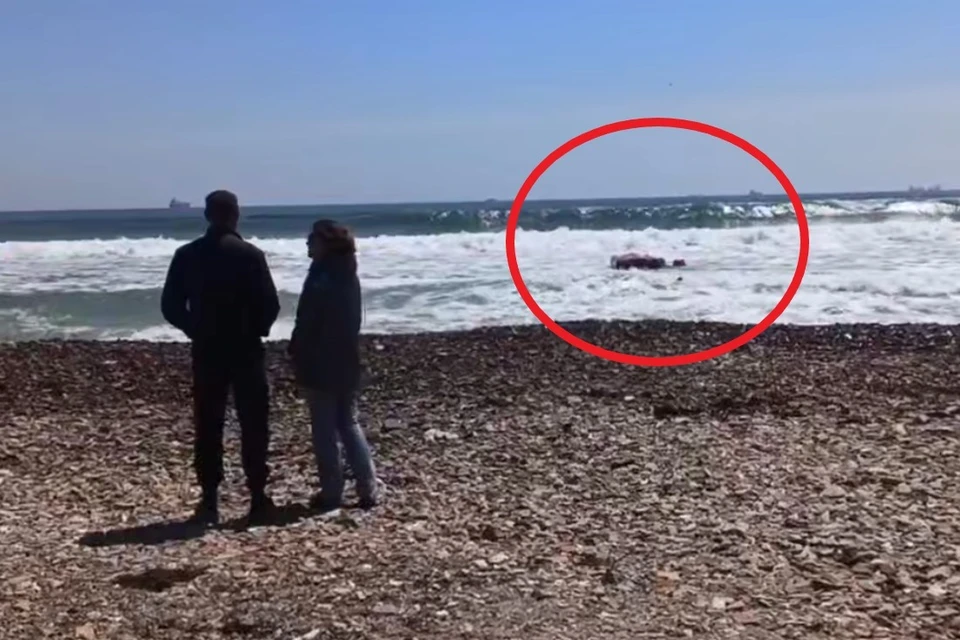 Рыбаки вышли в море без спасательных жилетов.