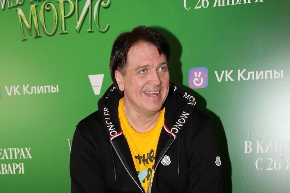 Актер Денис Матросов рассказал, что вышел на сцену после операции