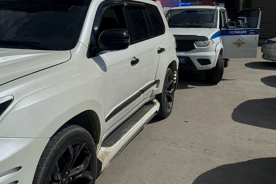 В Новосибирске задержали парня на тонированном «Лексусе» с поддельными номерами. Фото: Госавтоинспекция по Новосибирской области