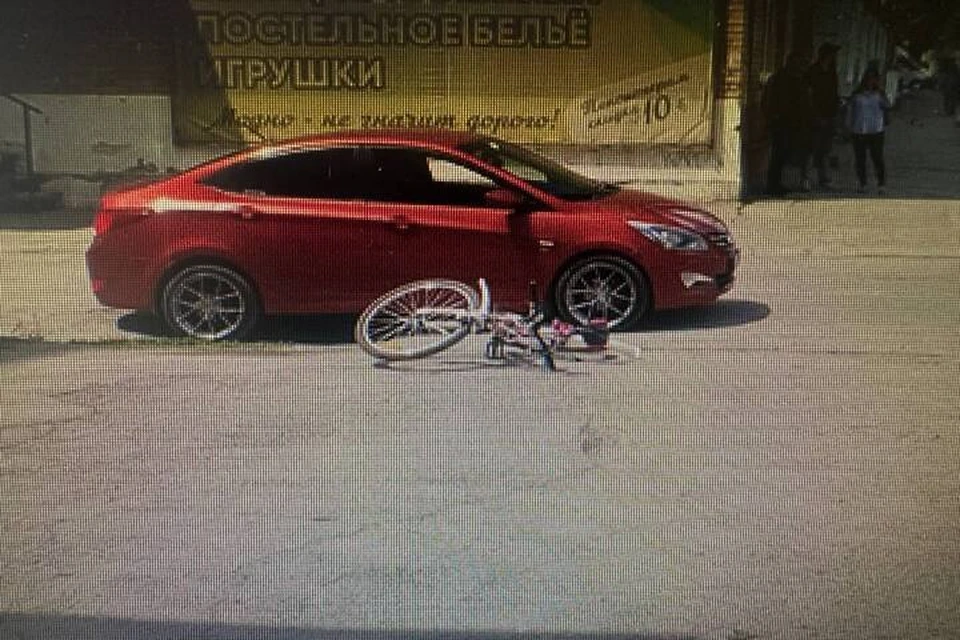 В Азове 49-летняя женщина на велосипеде попала под колеса Hyundai. Фото: Госавтоинспекция Ростовской области