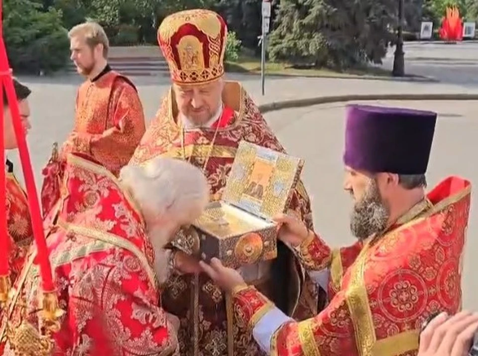 Поклониться святыне и попросить помощи прихожане смогут до 22 мая. Скриншот видео Христорождественского кафедрального собора.