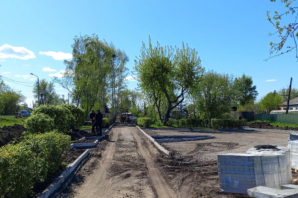 В Центральном районе Красноярска благоустраивают сквер Геодезистов. Фото: мэрия