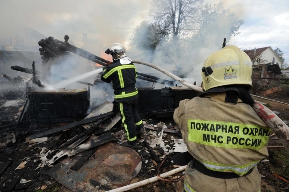 В Хабаровске расследуют гибель женщины при пожаре в частном доме