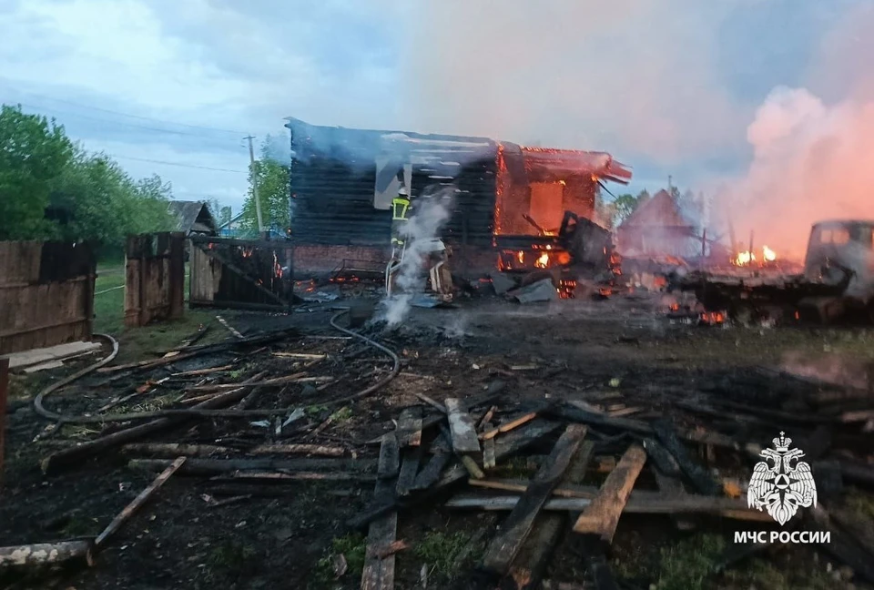 В Башкирии у многодетной семьи сгорело всё имущество.