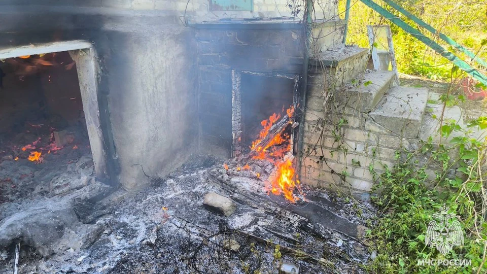 Один человек погиб на пожаре в ЛНР за сутки. ФОТО: МЧС России