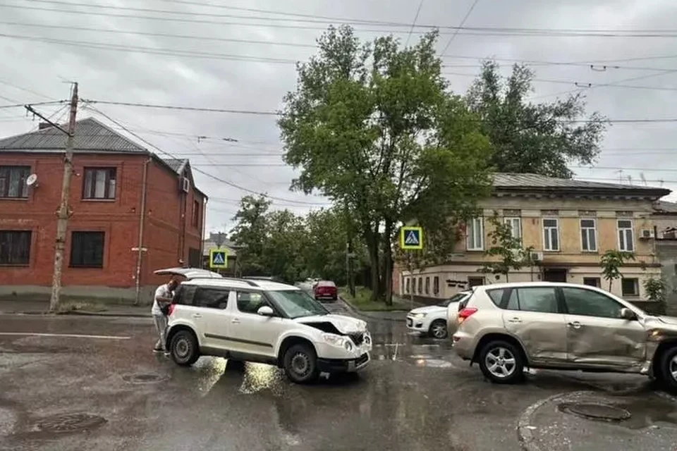10-летняя девочка пострадала в аварии на Черевичкина в Ростове. Фото: Госавтоинспекция Ростовской области