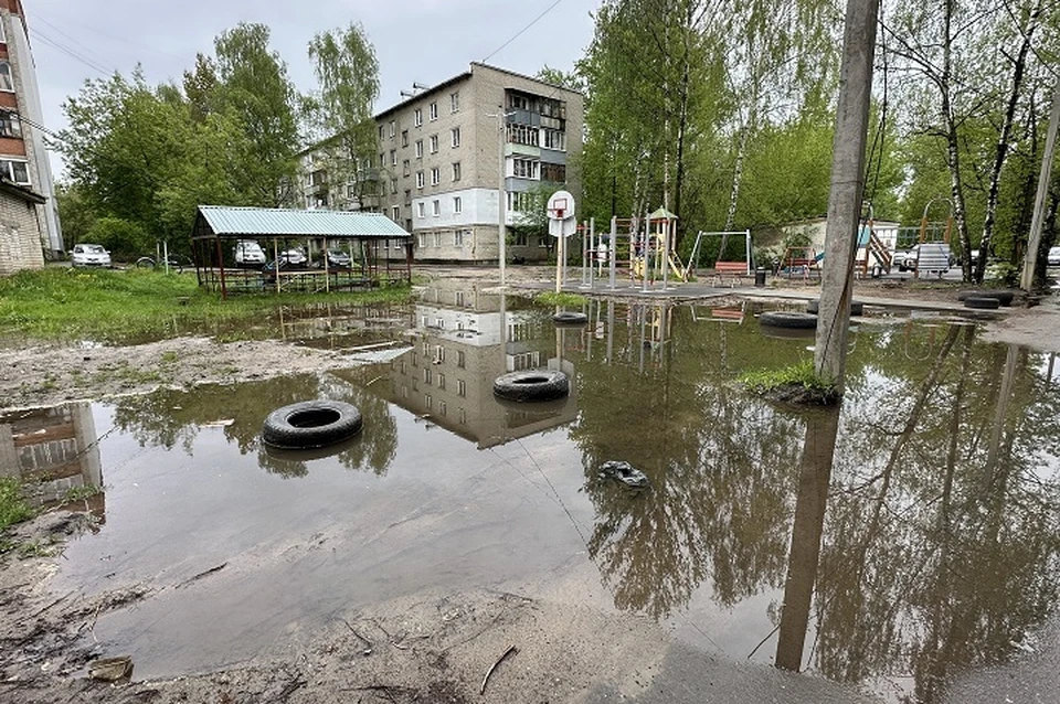 Ярославский двор затопило после благоустройства. ФОТО: ОНФ по Ярославской области