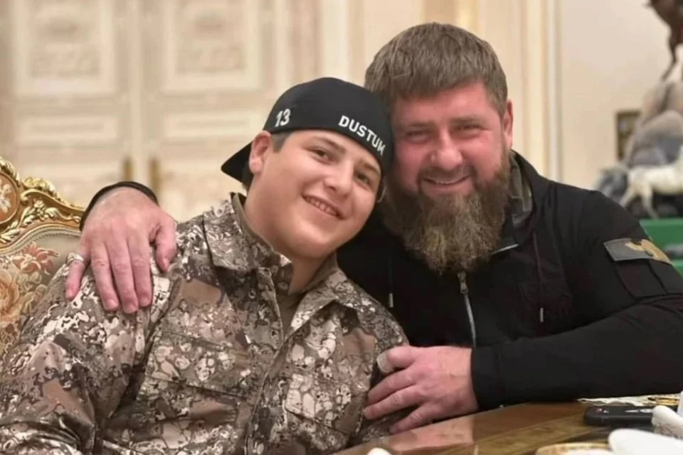 ЧГТРК Грозный: 17-летний Адам Кадыров получил медаль ОМОН «Ахмат-Крепость»