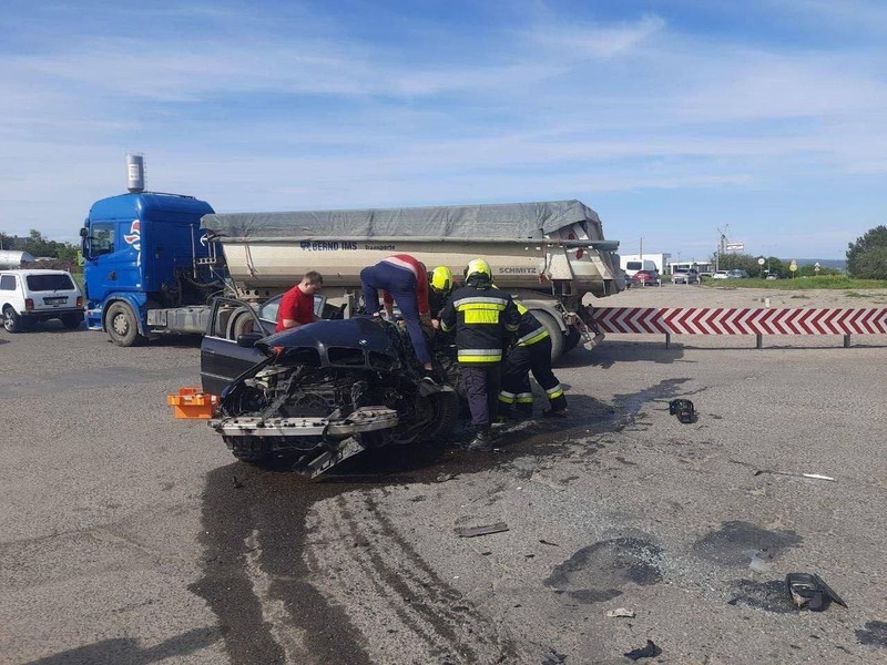 На трассе возле коммуны Чореску, произошло серьезное дорожно-транспортное происшествие. Фото: Politia RM