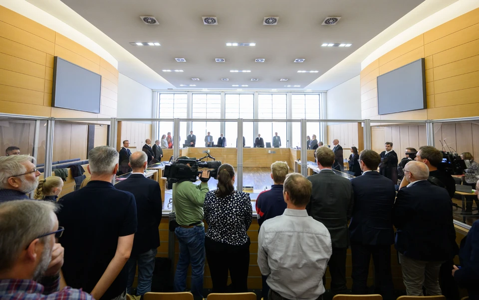 Двое экс-директоров Volkswagen получили реальный срок, а двое остальные - условное наказание