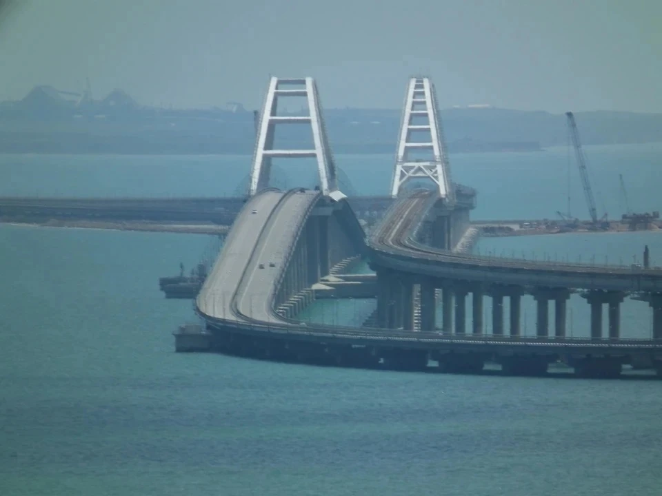 Перед Крымским мостом появилась очередь на Кубани 27 мая