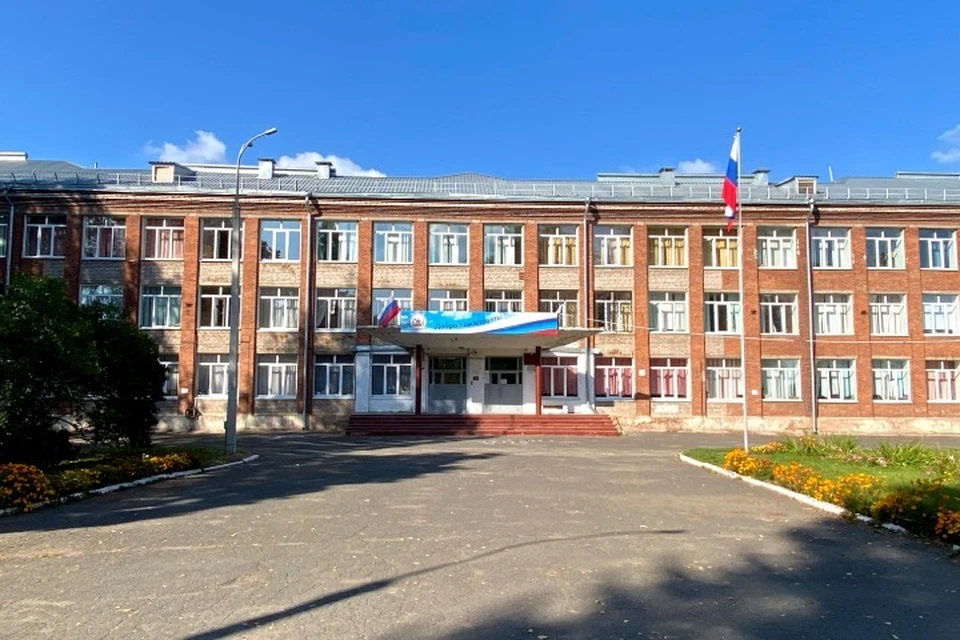 Школу №67 не будут объединять со школой №39, но могут присоединить к школе №28. Фото: shkola67izhevsk-r18.gosweb.gosuslugi.ru