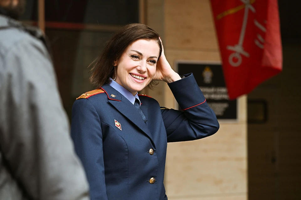 Анна Ковальчук сделала каре на съемках нового сезона сериала «Тайны следствия». Фото: телеканал "Россия"