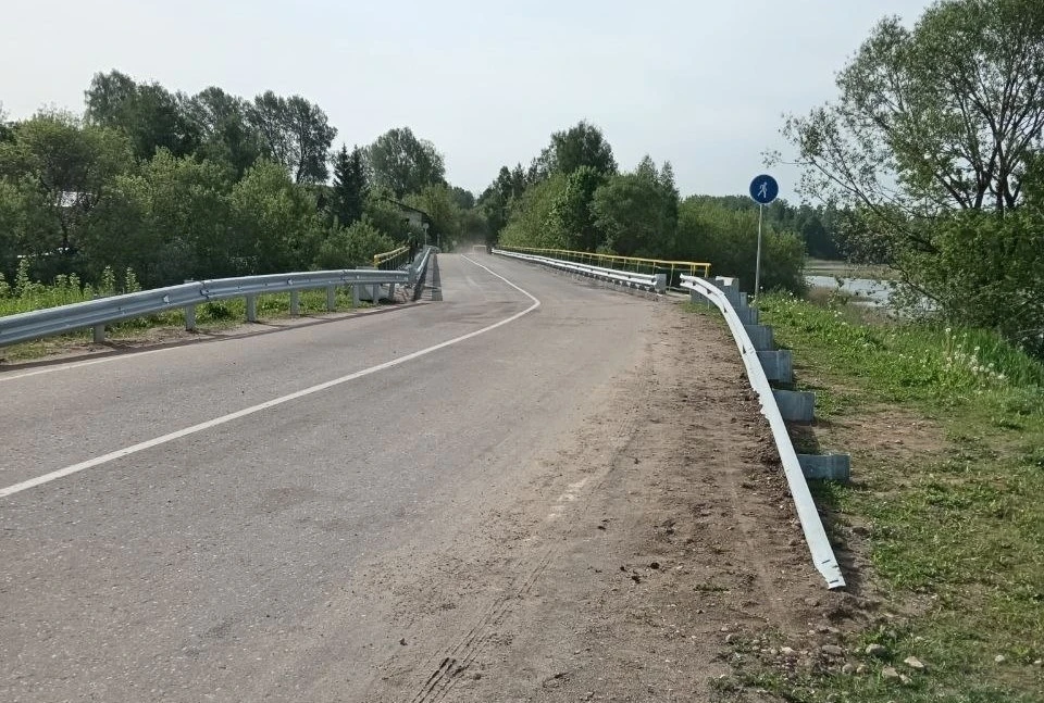Мост в селе Каспля частично открыт для движения. Фото: Каспля | online, ВК.