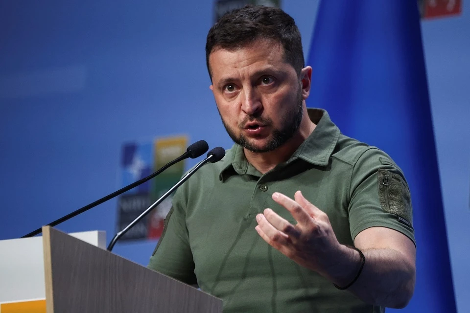 «Это будет победой Путина над НАТО»: Зеленский перешел к манипуляциям ради приглашения на саммит в Гааге