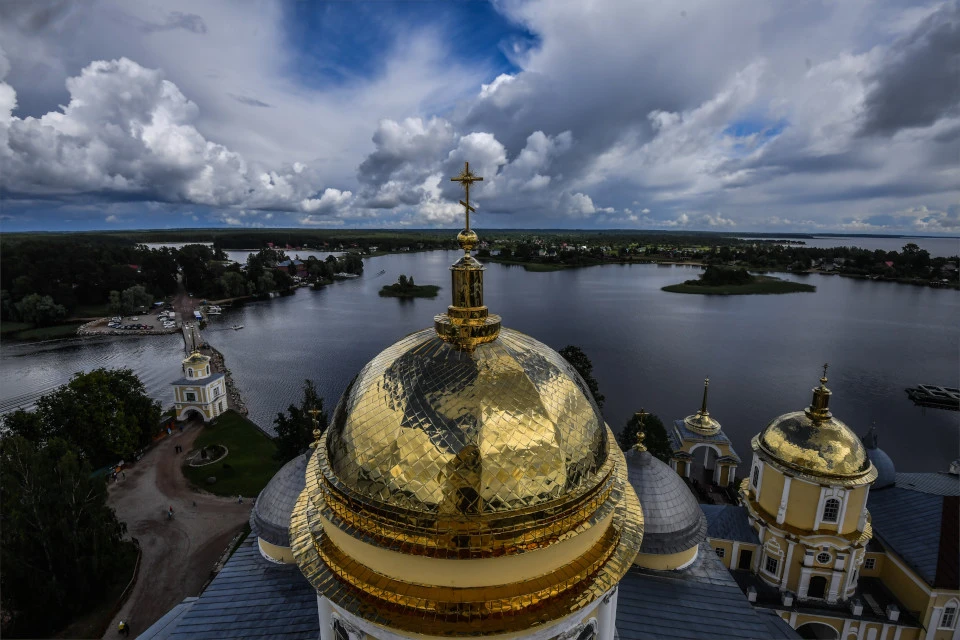 Паломники традиционно побывают в Ниловой пустыни на Селигере.