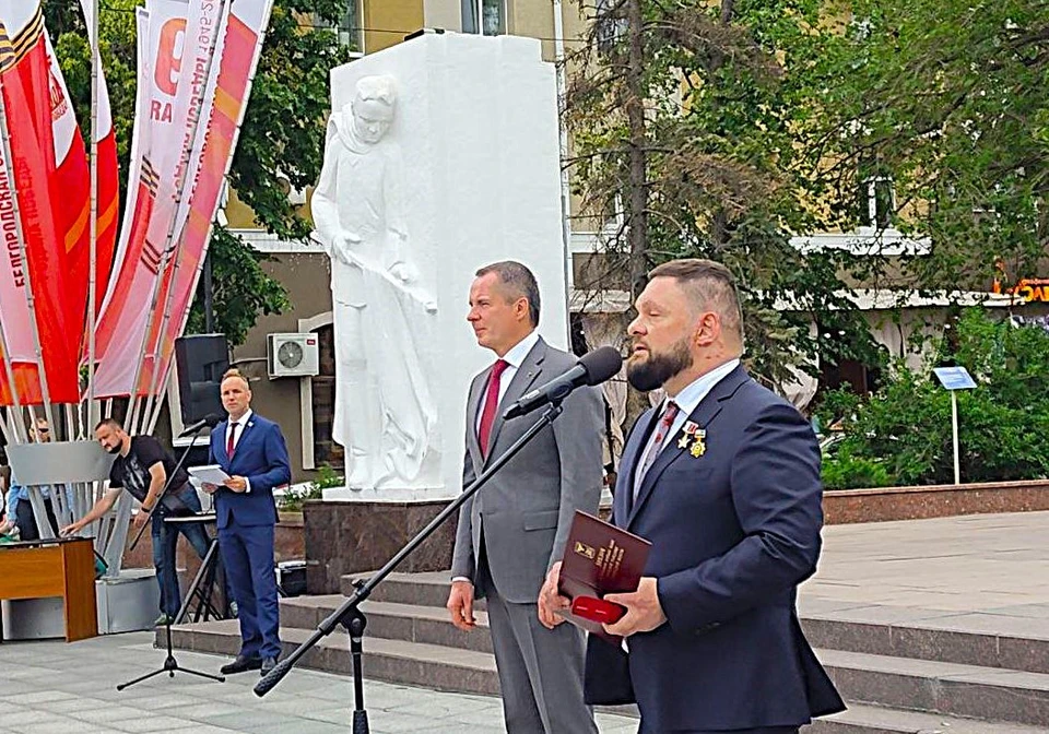 Военкор Евгений Поддубный стал почетным гражданином Белгородской области