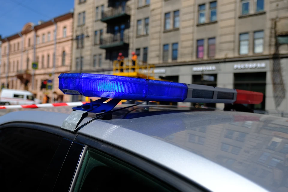 Во время осмотра он внезапно ударил 25-летнюю сотрудницу скорой.