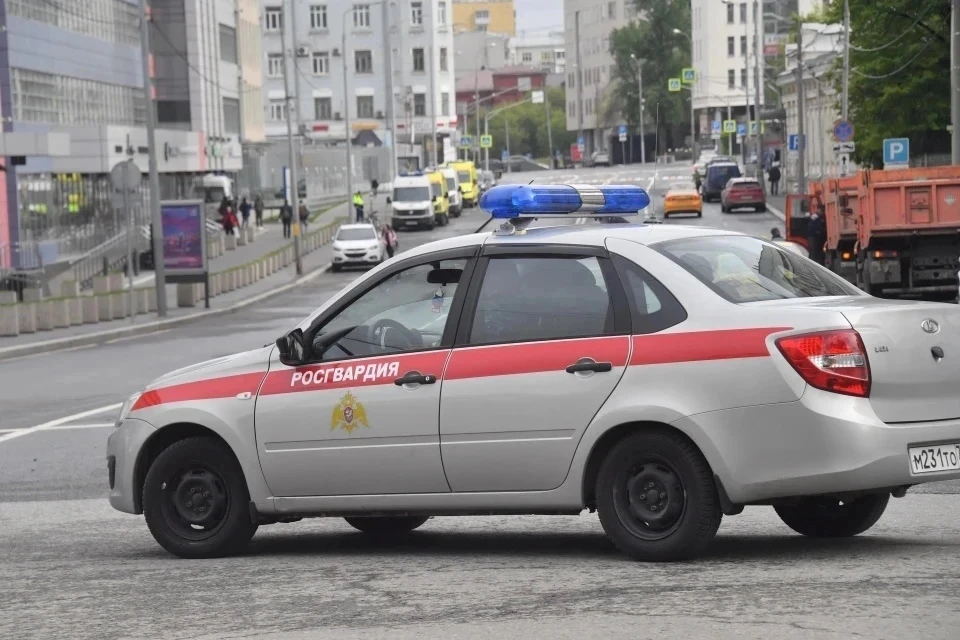 В столичном ТЦ росгвардейцы задержали пьяного мужчину
