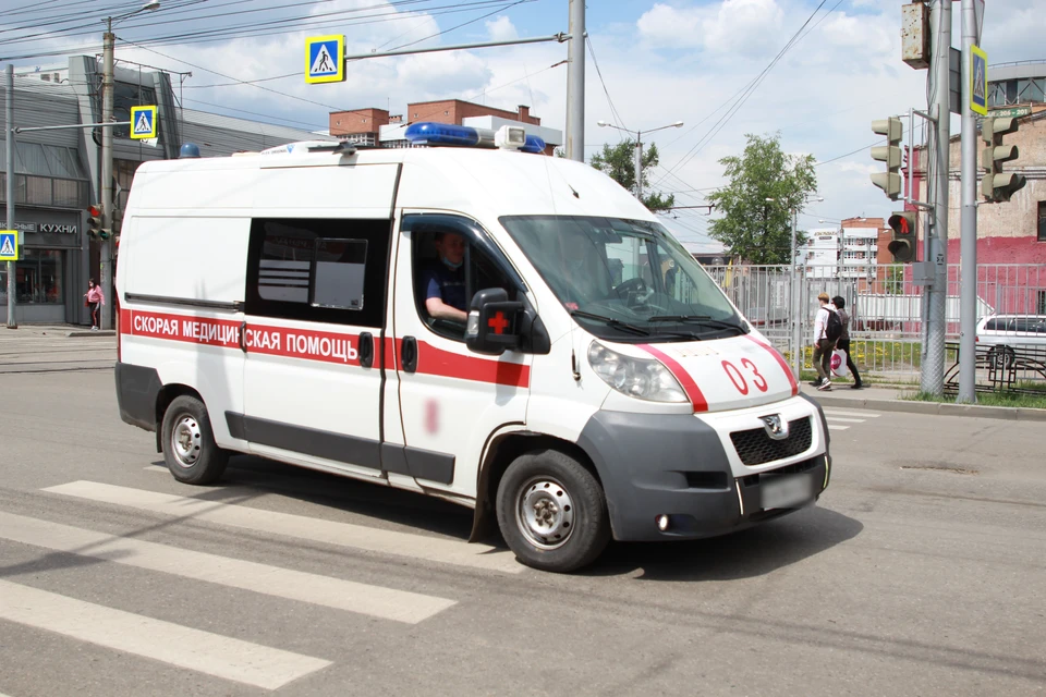 Женщине вызвали "скорую" прямо в поликлинику.