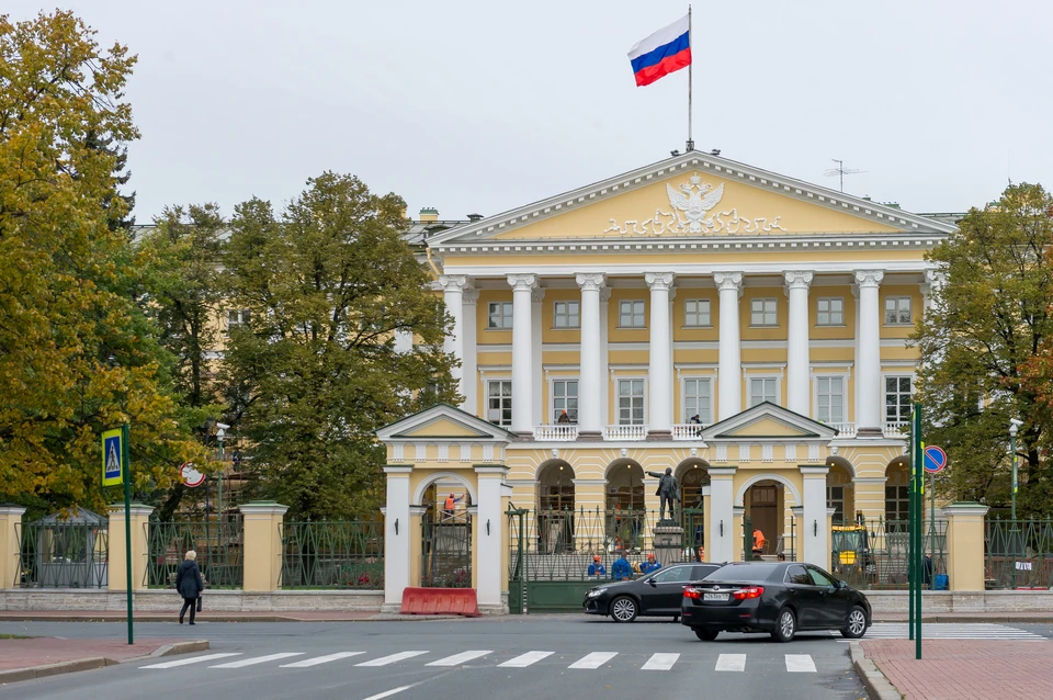 Цель властей - получить в доход бюджета города 1,3 триллиона рублей за год.