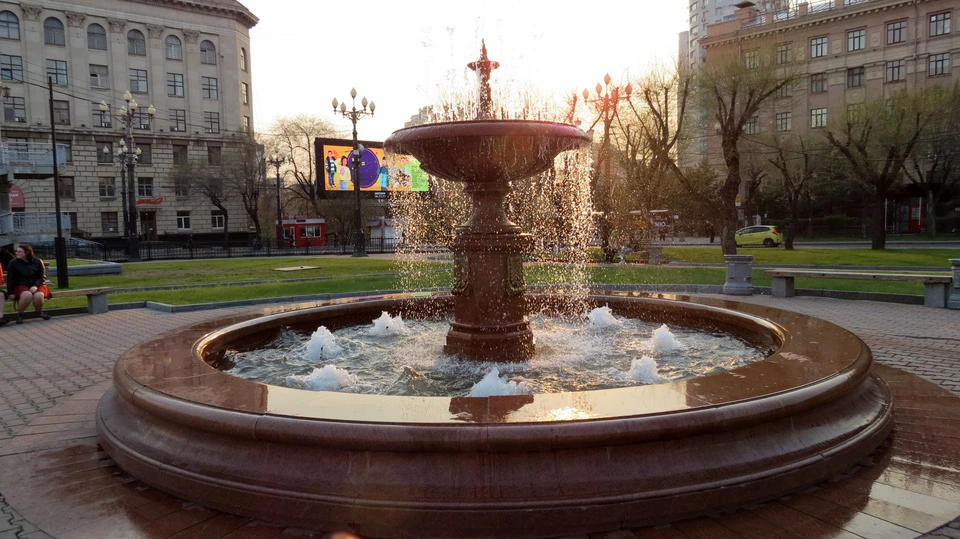 В Магадане начали работу городские фонтаны