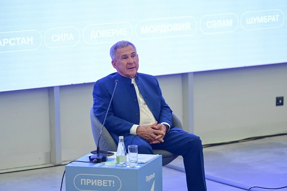 К сожалению, руководитель республики уже не помнит на что потратил ту зарплату. Фото: tatarstan.ru