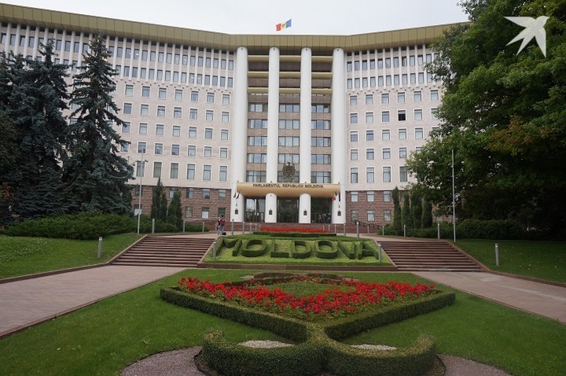 Депутаты подали в парламент проект постановления о создании комиссии по расследованию обстоятельств позорного дела.