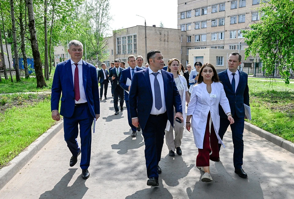 Глава региона осмотрел территорию ЦРБ.