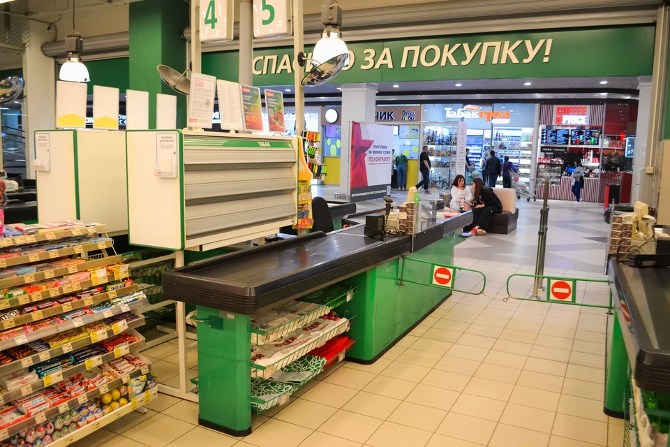 По закону продавать табачные изделию можно только в закрытом шкафу.