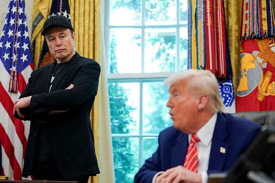 Дональд Трамп брезгливо отмахнулся и объявил бойкот Илону Маску: «Он потерял рассудок!»