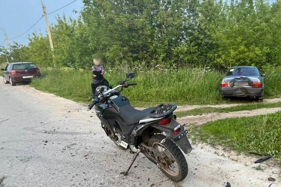 Подростки на мотоцикле протаранили «Тойоту» под Рязанью.
