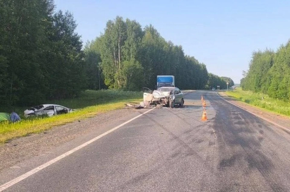 Сотрудники автоинспекции опубликовали фотографии с места происшествия. Фото: ГАИ по Кировской области