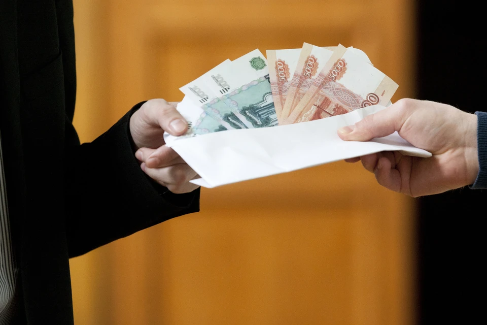 Мэр за незаконное вознаграждение помогал фирме выигрывать торги на ремонт дорог