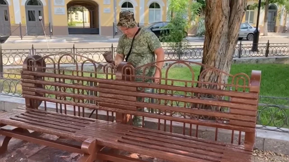 С наступлением лета коммунальные службы Астрахани продолжают работу по поддержанию чистоты