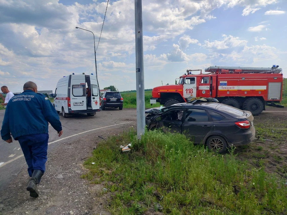Пострадавших отправили в больницу. Фото: ГКУ СО «Центр по делам ГО, ПБ и ЧС»
