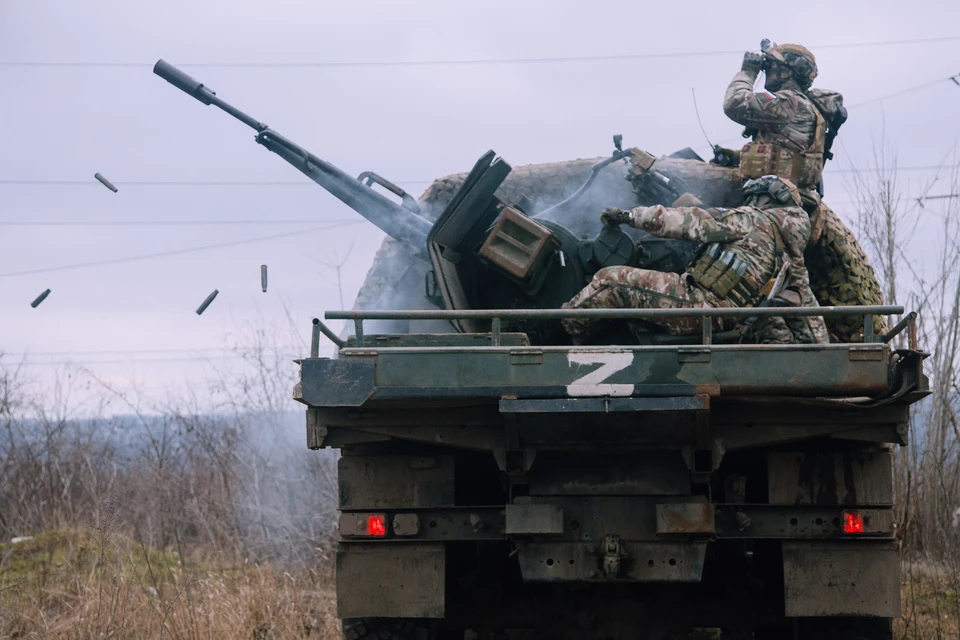 ТАСС: В Подмосковье приземлился самолет с военными ВС РФ, вернувшимися из плена