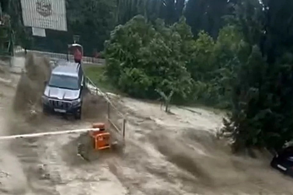 Последствия ливня в Сочи