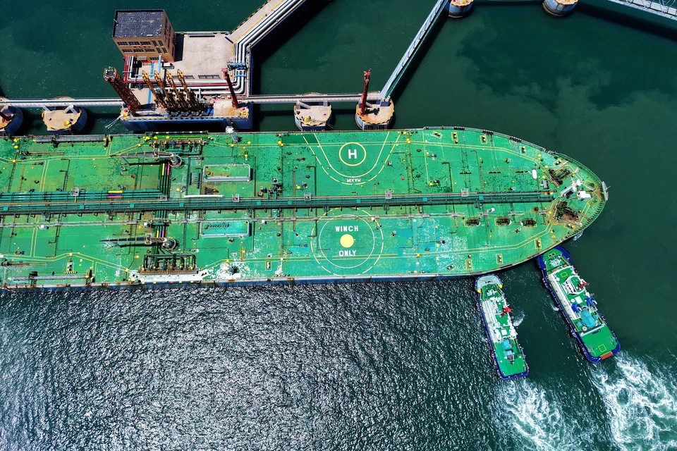 Marinetraffic: в Оманском заливе у берегов ОАЭ столкнулись два нефтяных танкера