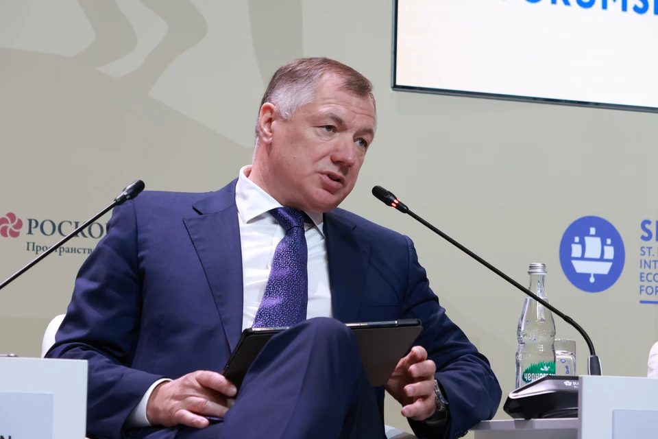 Сбои в работе мобильной связи начались в первый день форума и продолжаются до сих пор.