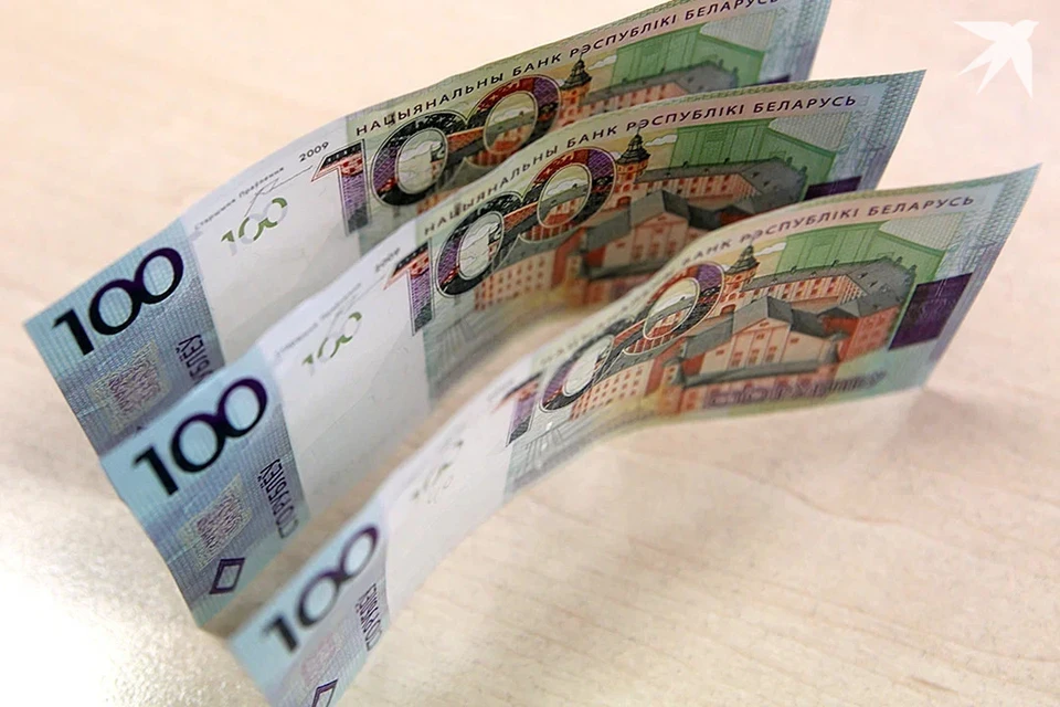 Наниматель снял с белоруса 300 рублей за превышение лимита разговоров по телефону. Снимок носит иллюстративный характер.