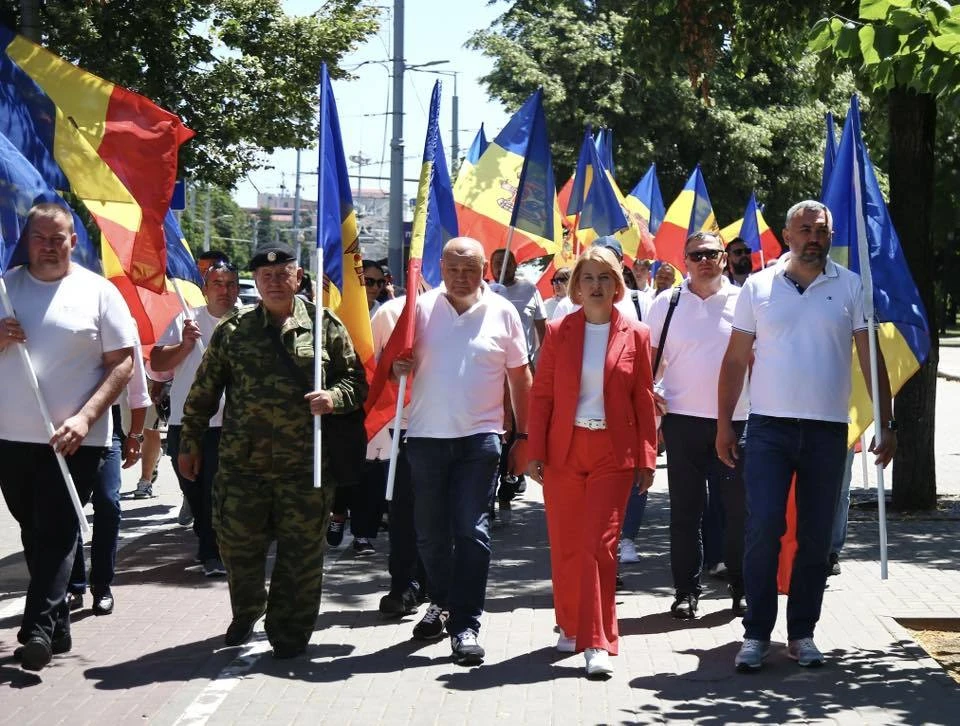 Команда Республиканской партии «Inima Moldovei» во главе с Ириной Влах приняла сегодня участие в митинге оппозиции