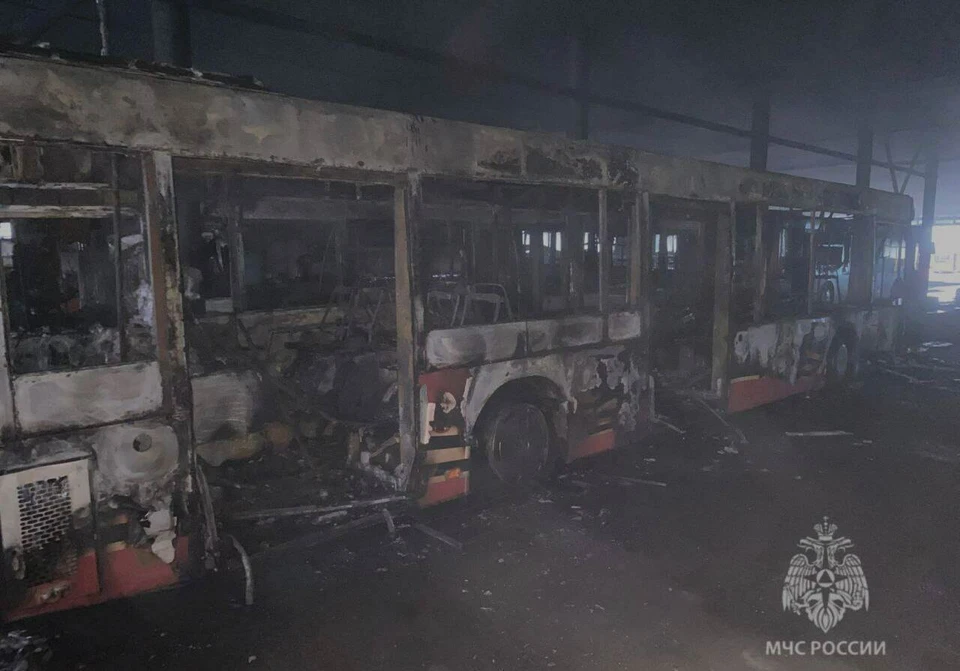 Общая площадь пожара составила 60 квадратных метров.