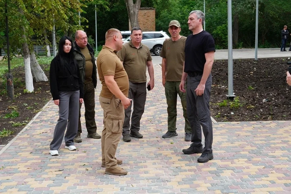 Губернатор Амурской области осмотрел объекты восстановления в Амвросиевке ДНР. Фото: ТГ-канал губернатора Амурской области Василия Орлова