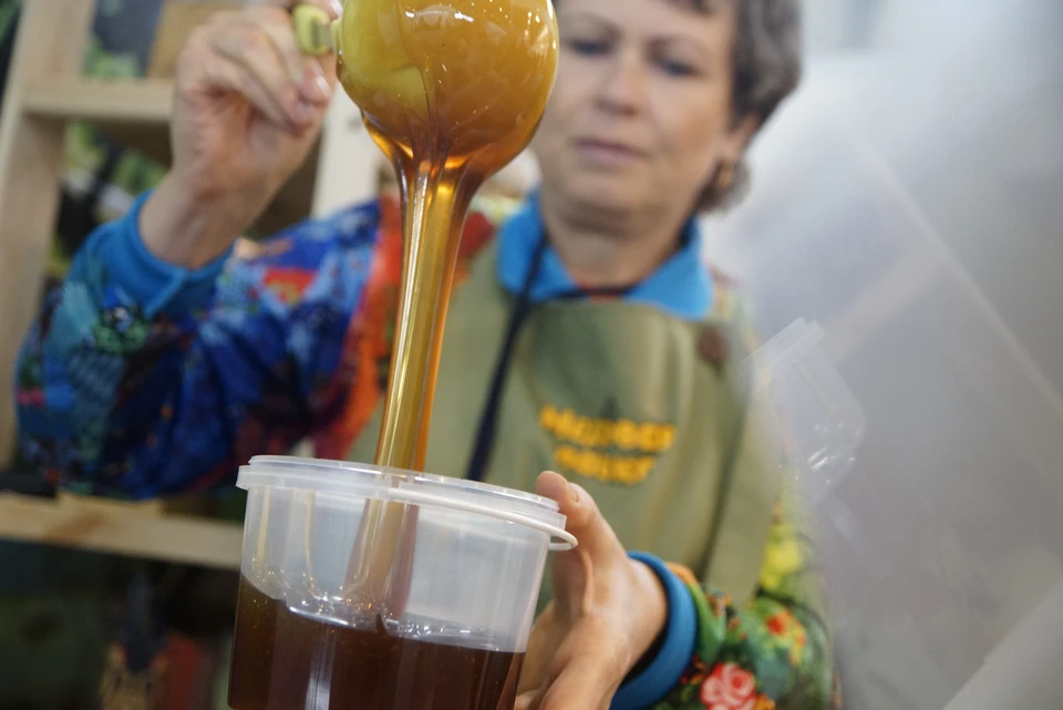 Если мед натуральный, он будет густым