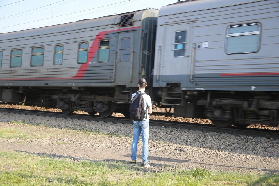 В Красноярске транспортные полицейские задержали подростков-зацеперов